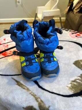 Stride Rite Made 2 Play Sneaker Winter Boot (Toddler/Little Kid), Blue, 6.0 W US